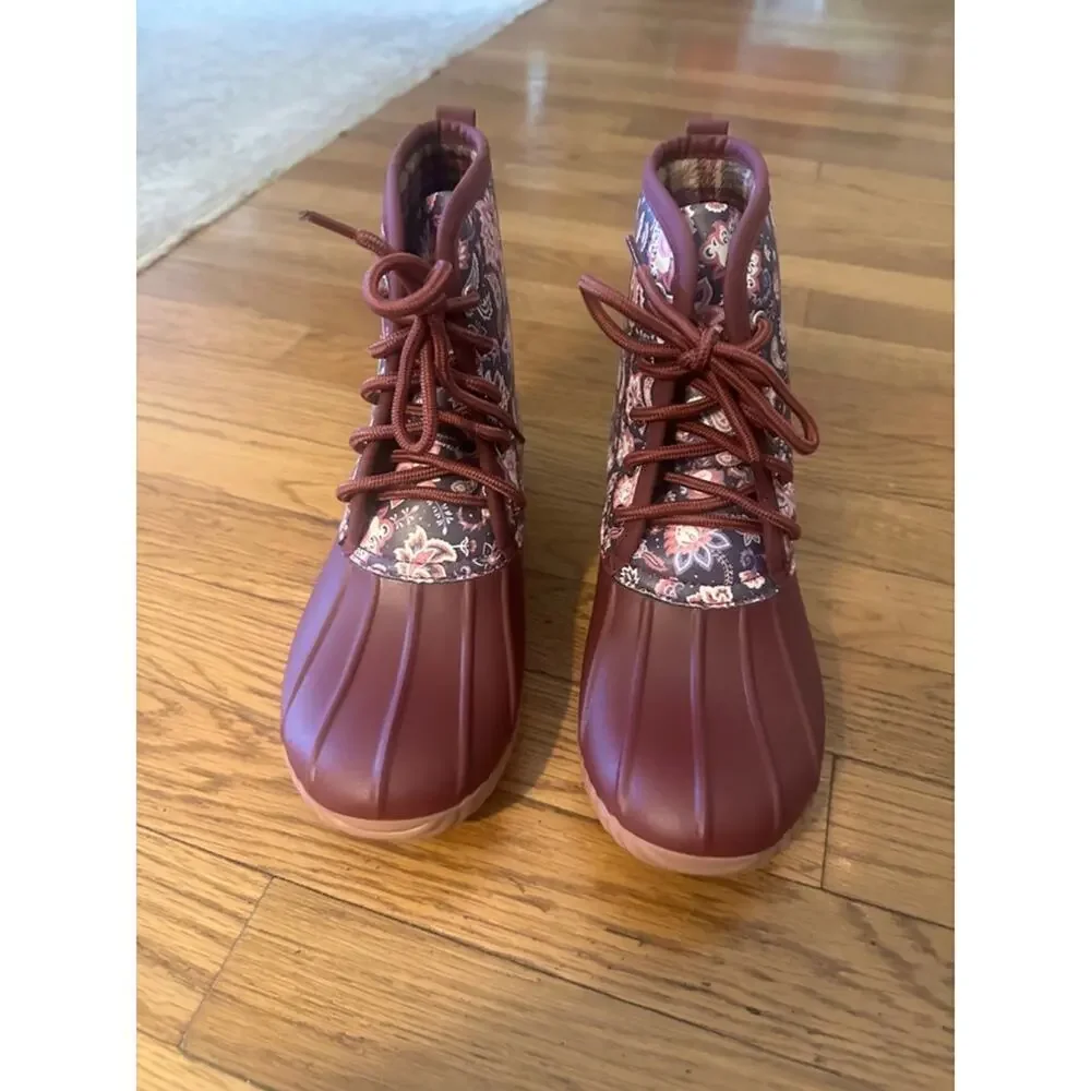Simply Southern Duck Boots Women's‎ Size 6 Burgundy Multi